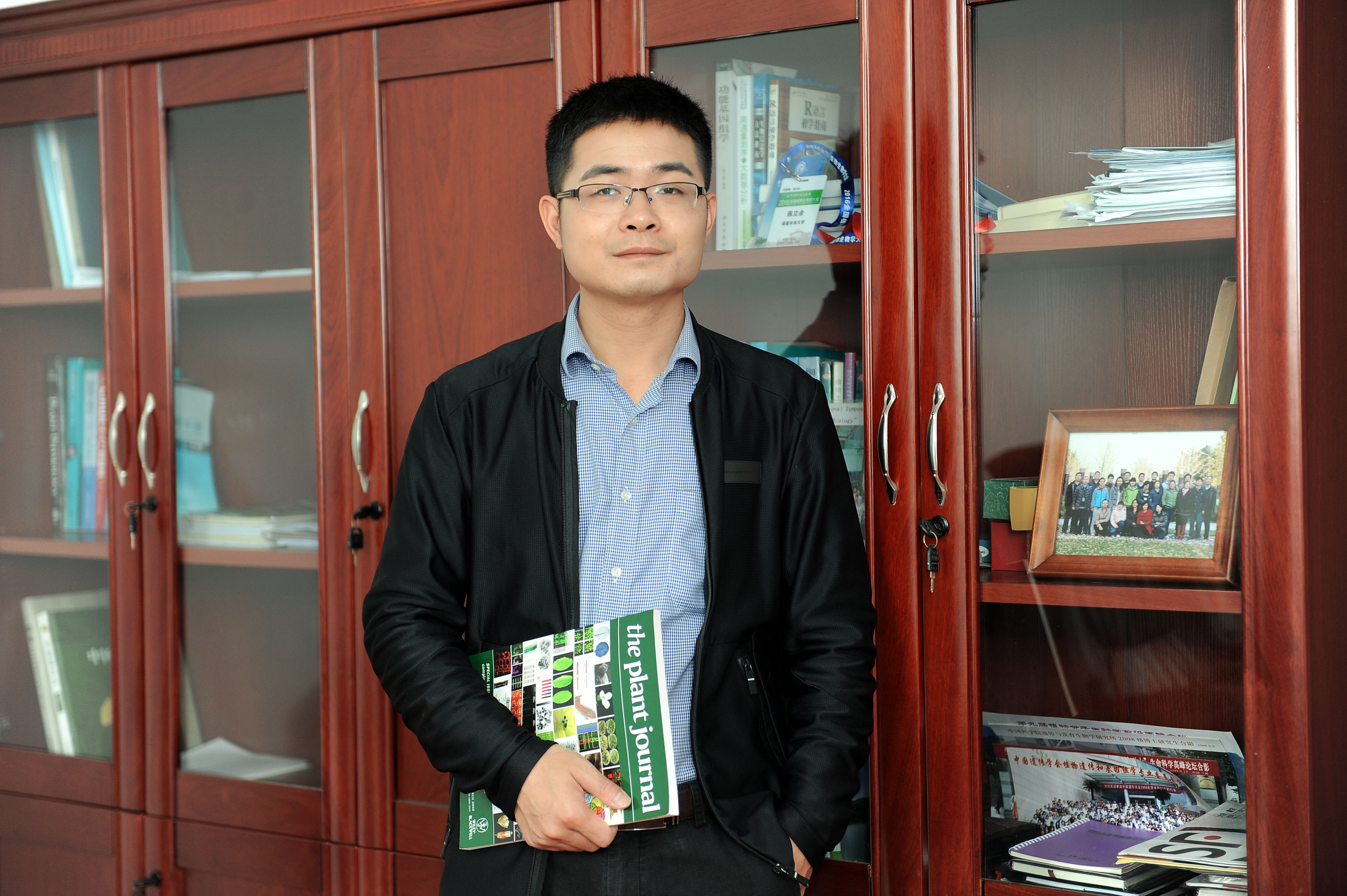 赢博官方（中国）总部创新论坛第一千四百二十七讲：探索植物生殖与驯化的秘密—从模式植物到水果作物