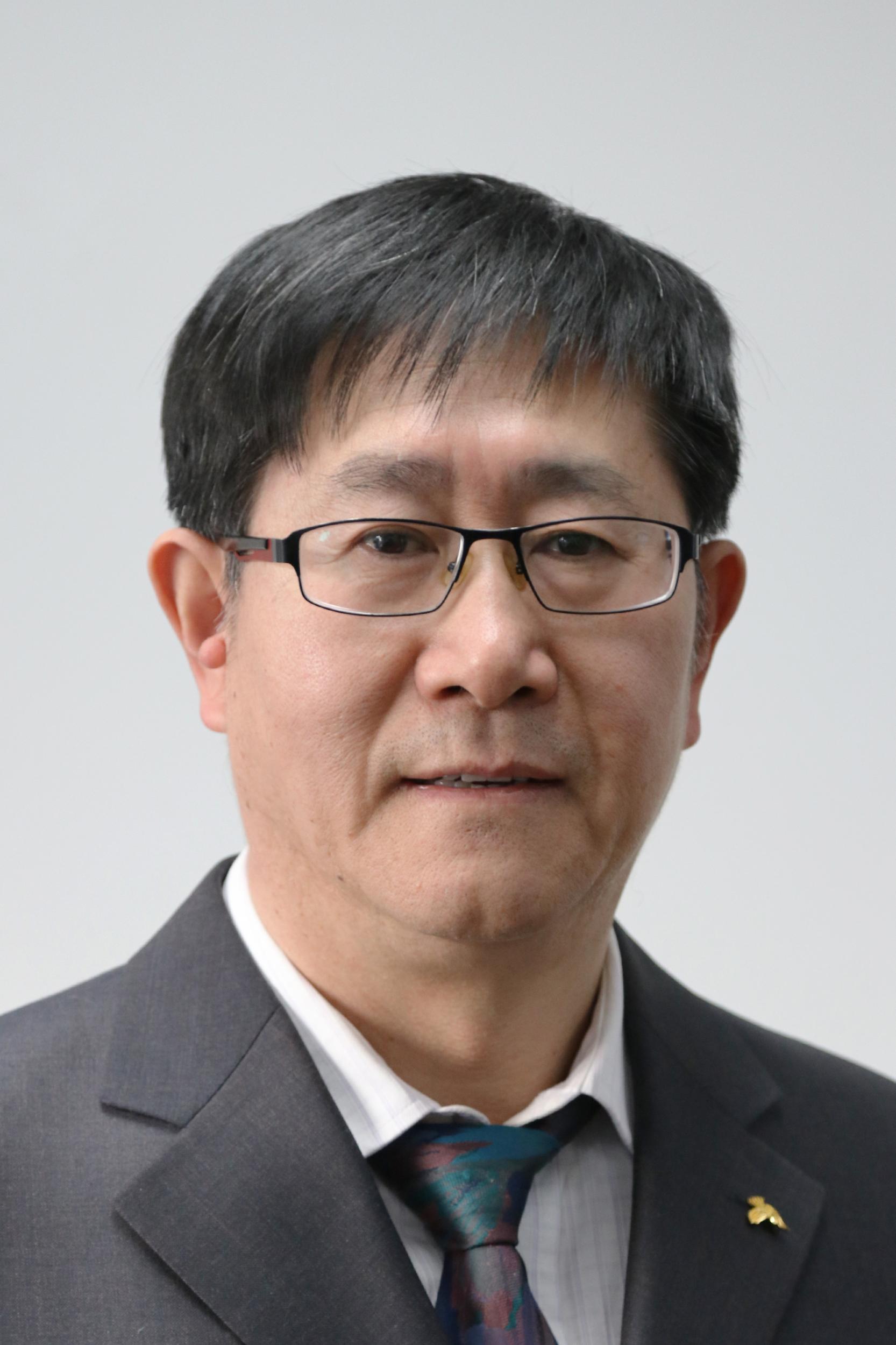 赢博官方（中国）总部创新论坛第一千五百七十九讲：High-Dimensional Inference for Weak-Supervision with Feature-Dependent Label Noise